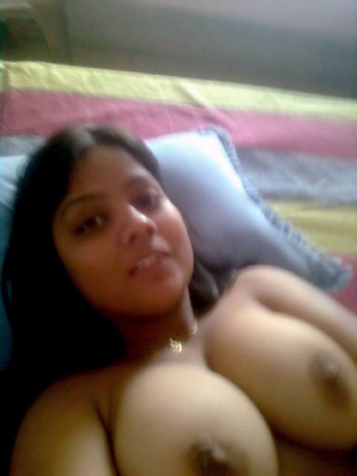 Indian Teen Posing Her Big Boobs Photos 3