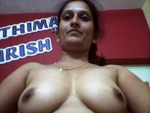Hot Indian Aunty Showing Her Big Milky Jugs 1