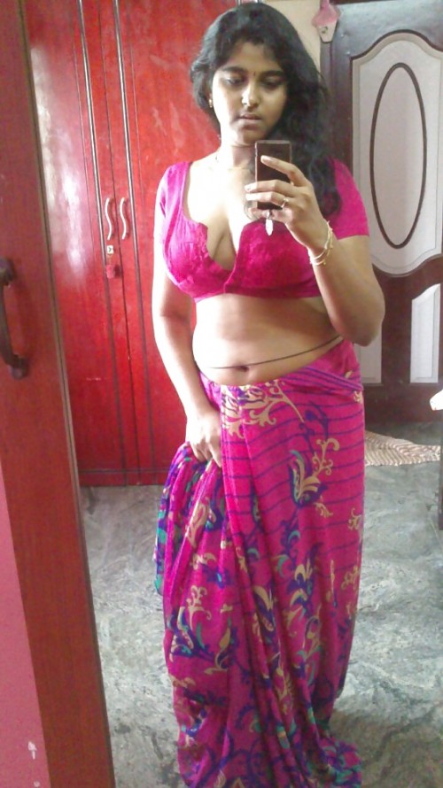 Hot Indian Bhabhi Naked Self Shot Pics 1