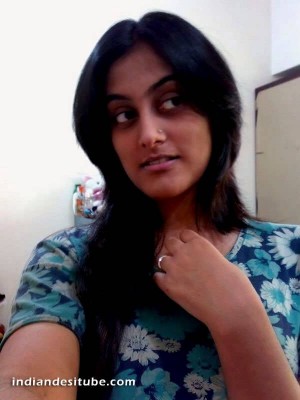 Desi Indian CollegeGirl Divya Sexy Picture Collection indiandesitube.com (9)