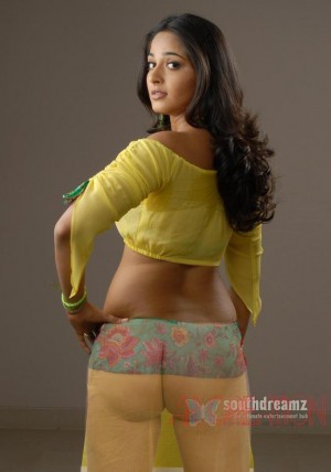 actress anushka shetty collection 01 720 southdreamz+copy