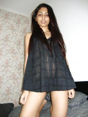 Sexy Desi Girl Nude Shower Exposing Hot Ass