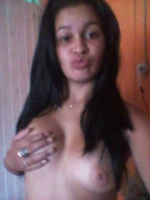 Sexy-Mumbai-Girl-Hot-Selfies-Posing-Lovely-Tits-_003.md.jpg