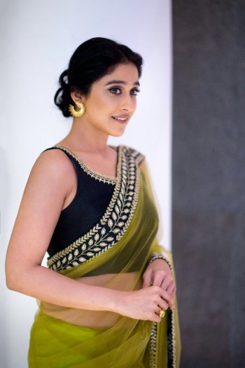 Gorgeous-Regina-Cassandra-Images-2.jpg