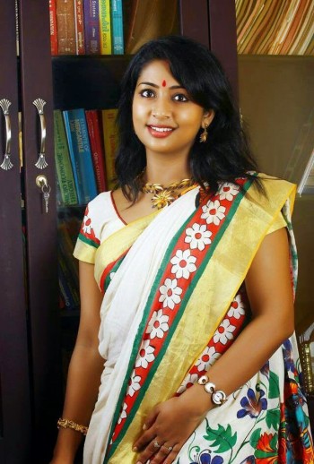 Navya-Nair-Bold-Unseen-Pics.jpg