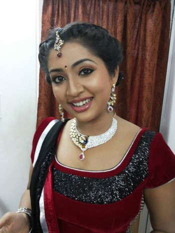 Navya-Nair-Bold-Unseen-Wallpapers.jpg