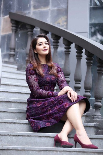 Raashi-Khanna-Cute-Wallpapers-1.jpg