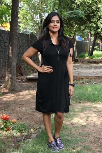 Remya-Nambeesan-Hot-Images-In-Shorts.jpg