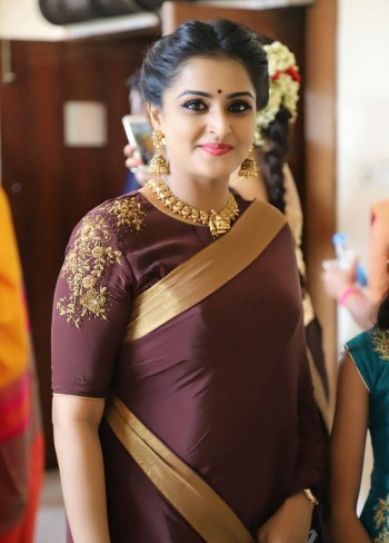 Remya-Nambeesan-Pictures-In-Saree.jpg