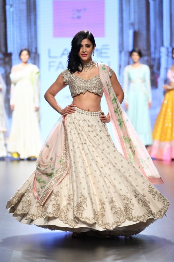 Shruti-Haasan-Hot-Sexy-Pictures-At-Rampwalk.jpg