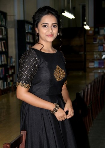 Sri-Divya-HD-Sexy-Pics.jpg