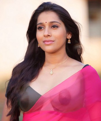 Rashmi Gautam nipple see though in half saree