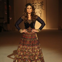 Kareena-Kapoor-Khan-walks-the-ramp