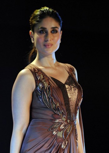 Kareena-Kapoor-Khan-walks-the-rampl.jpg