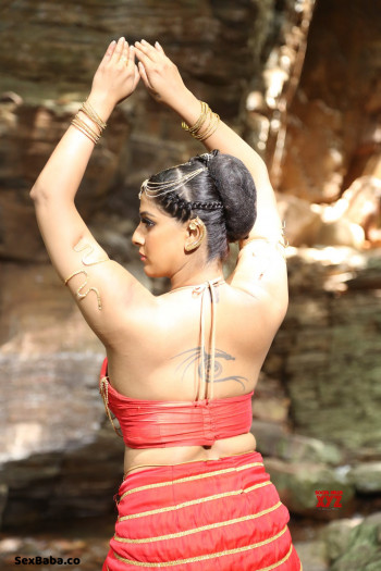 Actress varalaxmi sarathkumar Stills from Neeya 2 3468247063b08dd88