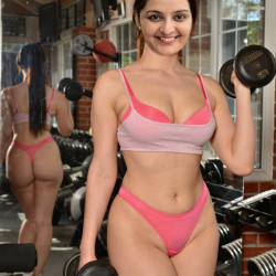 Manju-warrier-hot-at-gym