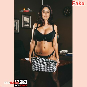 Kareena-Kapoor-Nude-129.jpeg