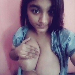 delhi-wali-ladki-ki-boobs-selfie