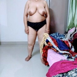 indian-chubby-nude-aunties-pics-43