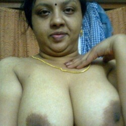 unload-your-cum-with-desi-aunty-big-boobs-pic-36