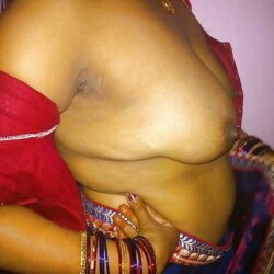 indian-xxx-mallu-nude-aunty-images-boobs-ass-26