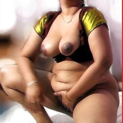tamil-aunty-nude-pics-sexy-desi-boobs-xxx-25
