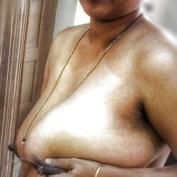huge-indian-big-tits-naked-pics-boobs-xxx-photos-15