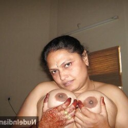 hot-mature-desi-aunty-nude-images-tits-ass-pics-11