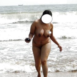 sexy-nude-bhabhi-boobs-pics-desi-big-tits-xxx-50