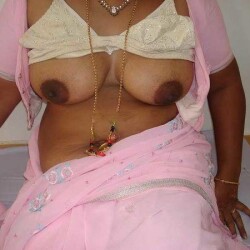 village-nude-indian-aunty-pics-collection-18
