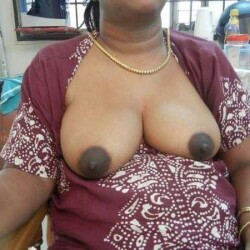 village-nude-indian-aunty-pics-collection-24