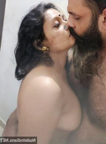 best-nude-indian-couple-sex-pics-47.jpg