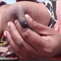 nude-indian-fat-aunty-photos-25