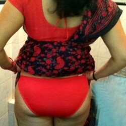 desi-nude-bhabhi-ki-panty-pics-9