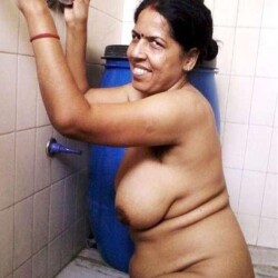 hot-mallu-boobs-ass-images-of-bhabhi-37