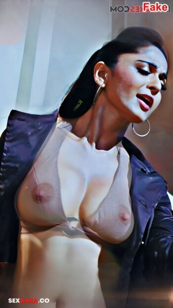 Anushka Shetty​ 10
