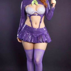 Neha_Sharma_cosplaying_as_Daphne_from_Scooby_Doo_x
