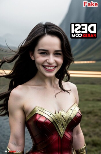 Emilia_Clarke_cosplay_edits_1_x.jpg