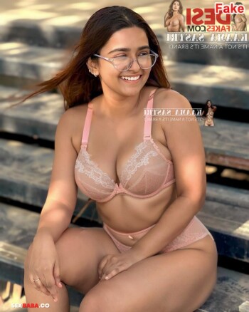 Suhana_Khan__Wild_cat_in_bed__x.jpg