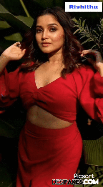 Anika_Surendran_Nude_video_showing_boobs_________x.gif