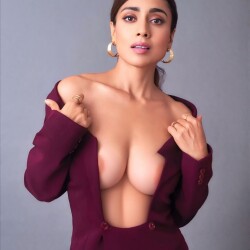 Shriya_Saran_Caught_Removing_Her_Dress_Her_Boobs_Got_Slightly_Visible__x