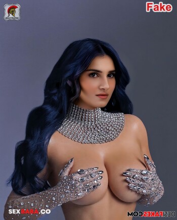 Tara_feeling_shy_to_reveal_her_boobs_x.jpg