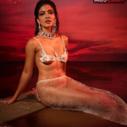 Malavika_Mohan_5_5_x