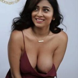 Shriya_sarans_hanging_boobs______x
