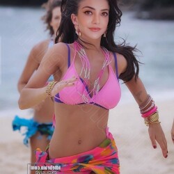 Kajal_Aggarwal_Unseen_Bikini_Stills_in_Yevadu_Movie_x