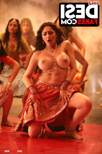 Sayesha Saigal 2 x