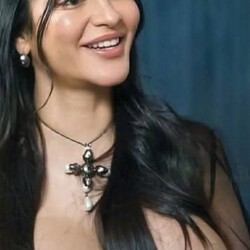 Shruti_Hassan_24