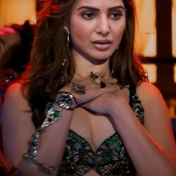 Samantha_Ruth_Prabhu_Unseen_Navel_Stills_in_Stree_2