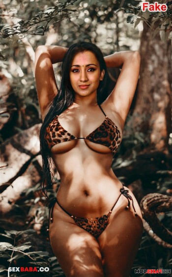 Trisha Krishnan waiting (45)