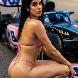 Janvi_Kapoor__9